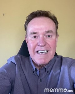 Where can one sign up for this beer home delivery service? Asking for a friend 🤥 #memmo #celebrityvideomessage #SteveHytner #Seinfeld | memmo.me