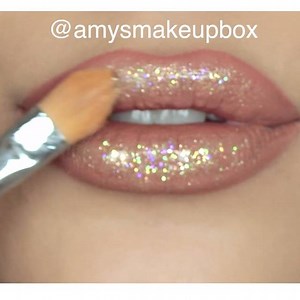 ✨ King Kylie ✨ @tartecosmetics maracuja oil to make my lips moisturised Liner - @gerardcosmetics #gerardcosmetics liner in nude Liquid lipstick - @kyliejenner @kyliecosmetics in exposed #kyliecosmetics #kylielipkit #kyliejenner Glitter - @litcosmetics champagne wishes #litcosmetics @maccosmetics - clear lipgloss | Amys Makeup Box