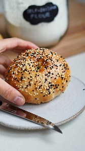 390K views · 2.6K reactions | 說 2-Ingredient Bagels (Air Fryer or...