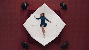 Stanze misteriose, specchi e labirinti nel nuovo video di The Weeknd 🔑 Non perdetevi qui "Secrets" → http://vevo.ly/7DDn3C | Vevo