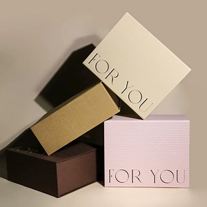 [Hot Item] Custom Luxury Paper Cardboard Folding Packaging Cosmetic Clothes Shoe Gift Box