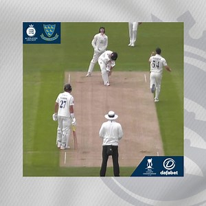 🎥 | WICKET WATCH Through the gate from Ethan Bamber 🔥 SUS 66/1 WATCH LIVE ➡ bit.ly/MIDDXVSUSSEX | #OneMiddlesex | Middlesex Cricket