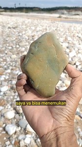 2.2K views · 20 reactions | Finding Green Stone. #gemstone #greenstone #agate #jade | Jonnaidi Jhon Diamond | Facebook