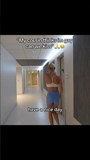 Kissing College Girls in dorms 👀