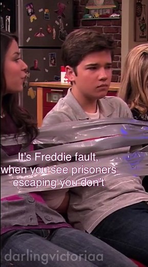 iThink They Kissed (S3) - Funny Scenes from iCarly