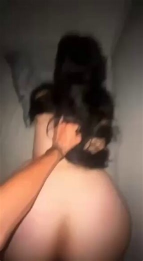 Elle sais comment le faire plaisir lui , ptn quand elle enfile une lingerie il a qu'une envie c de la bz bien comme la salopeVenez mp pour canal telegram pour toutes les dinguerie des putes de France 🔞🥵#beurette #nude #sexe #suce #escorte