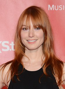 États-Unis : l’actrice Alicia Witt retrouve ses deux parents morts à leur domicile