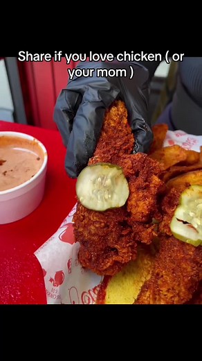 Delicious Fried Chicken Preparation and Serving