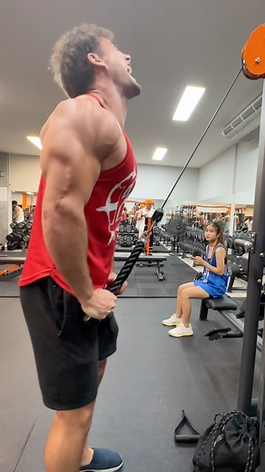 Connor Murphy on Instagram: "Sometimes you have to work extra hard to fix your lagging body parts. One day my puny triceps will catch up with my world class calves. These are the #repsthatmatter. Amplified by the @nattyplusprotocol"