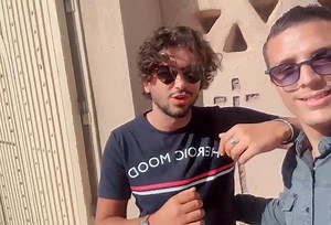 "C'était une excursion extraordinaire ! Notre guide était très compétent et amical, et il s'est assuré que nous passions un bon moment tout au long du voyage. La promenade à dos de chameau a été une expérience inoubliable, et le campement nomade était confortable et accueillant. Nous avons dégusté un dîner et un petit-déjeuner délicieux, et le coucher et le lever du soleil sur les dunes étaient à couper le souffle. Nous avons également eu l'occasion de visiter des villages locaux et de découvrir