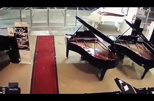 What a Mickey Mouse job | storyful