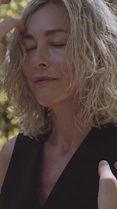 ✨ Quelle que soit votre nuance de blond préférée, nous avons les produits qu'il vous faut pour révéler la beauté de votre chevelure ✨ D'un léger balayage à un look blond platine saisissant, la nouvelle collection A Blonde Story du directeur artistique de Davines, Tom Connell, est une célébration de la diversité. Découvrez une couleur aussi unique que vous. Parlez à un expert en coloration Davines dès aujourd'hui : https://fr.davines.com/pages/salon-locator | Davines