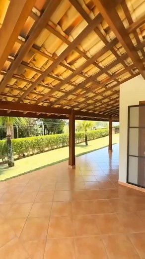 23K views · 2.9K reactions | CASA DE CAMPO INSPIRAÇÃO  Projetos prontos de casas de Campo disponíveis no perfil, entre e conheça todos, e adquira qual mais lhe agradar! Um projeto pronto lhe trás economia e te auxilia do começo ao fim. Chega de imprevistos por indecisões! Essa publicação é apenas uma inspiração. créditos:@ivancorretor_ #casadecampo #chacara #roça #casanocampo #sitio #recanto #arquiteturarustica #roça #casarustica | Arquiteta no Campo | Facebook