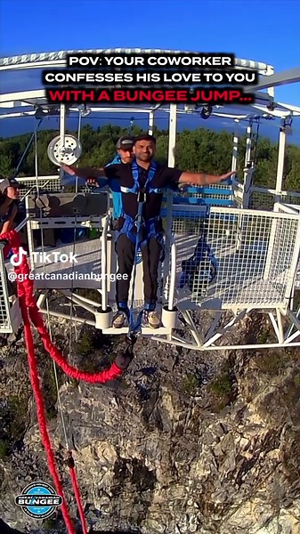 Gift a bungee jump for Christmas at our USA or Canada locations 🎁 This jump took place at Great Canadian Bungee, Canada’s highest bungee jump, located in Chelsea, Québec 🇨🇦 Gift certificates are available now on our website! In Spring 2025, our legendary water-dip bungee jump is coming to the Eastern United States 🇺🇲 Our first 1,000 USA bungee jumps are on SALE now at 17% off, visit our USA website to get your Priority Pass today! Offrez un saut à l’élastique pour Noël dans nos établissemen