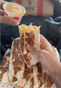 KFC Twister Mukbang: 6 Twisters with 5 Dips | Which Sauce First?