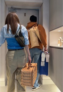 31살 동갑 부부 벚꽃놀이 피크닉 가는 일상 브이로그🌸 벚꽃 져버리기 전에 남편이랑 둘이 호다닥 보고 왔습니댜 곧 비온다고 하던데 못보신 분들 얼른 보고 오셔요🙌 #daily #vlog #일상 #벚꽃 #피크닉