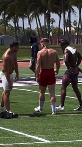 Anyone into tree trunk thighs? | GailyX.com