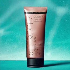 Keep on glowing with Gradual Tan Tinted! Giving you an instant hint of bronze whilst effortlessly building up each day! Available at Superdrug >>> http://bit.ly/2dSK52Z | St Tropez Tan