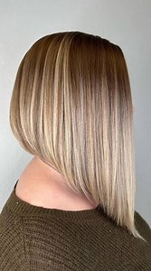 Graduated haircut demo at Rakesh Hair academy Kanpur call 7081586543, basic and advance full hair course only 35,000 #rakeshhairacademykanpur #rakeshhairexpertkanpur #salon #hairtutorial #hairtutorial #haireducation #réel | Rakesh Kanojiya