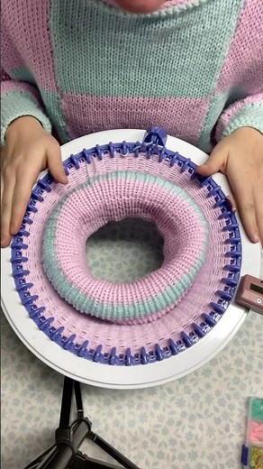 Infinity scarf on my knitting machine ❤️🧶🧣 #craft #diyknitting #diy #homemade #knitcraft #alaska