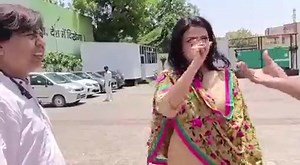 29 reactions | Chip in 2000 note wali #SwetaSinghAT 藍 | Paul D Silas | Facebook