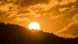 clip-3832773753-breathtaking-beauty-sun-rising-time-lapse-video