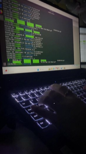 Cô ấy và code của cổ: Khám phá lập trình Python