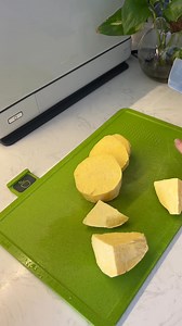 604K views · 738 reactions | Thời tiết này mà có nồi cà ri gà thì quá tuyệt Cre: Chuyện Nhà Gạo | Học tiếng Anh qua Phim | Facebook