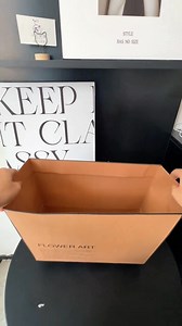 21K views · 213 reactions | 笠☕ #flowergiftbox #makingbouquets #floraldesign #diyflowers #flowerbox | FloralSupplies.com | Facebook