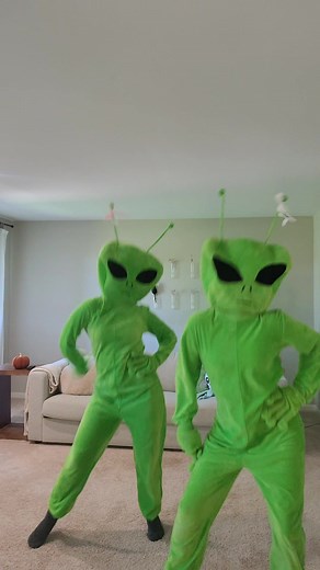 Extraterrestrial Cosplay: Green Alien Costume Ideas for Women