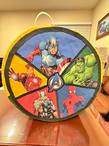 AVENGERS PIÑATA - Etsy Canada