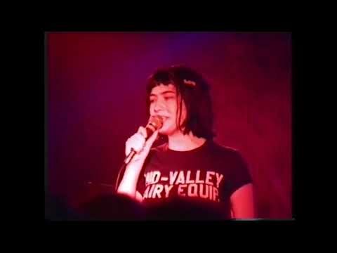 Bikini Kill - "Rebel Girl" live in Leeds, England (March 13, 1993) #live #livemusic #music #punk