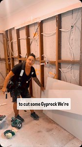 How i cut my plaster board on site .. #diy #diyplasterboard #gyrpock #plasterboard | Female Tradie