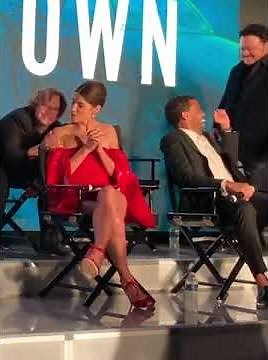Cobie Smulders -- at the premier of "Stumptown" (2019)