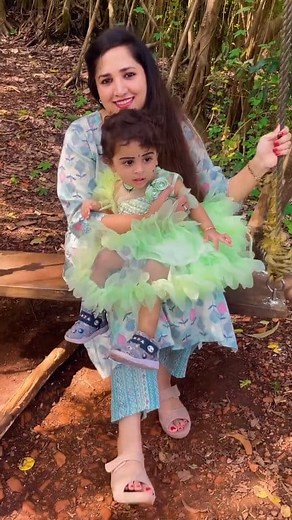 With my cutie😍 Livishka G #trendingreelsvideo #trendingreel #trendingnow #fashion #reelsinstagram | Deepa S