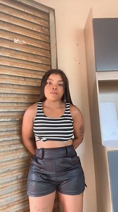 Atenção!! Este vídeo apesar do humor, é um alerta, a candidíase se caracteriza por uma infecção causada pelo crescimento de forma excessiva de fungos do gênero Cândida. Ocorrendo em áreas úmidas do corpo, causando coceiras, erupções cutâneas. Sempre faça exames de rotina, e procure seu médico para o melhor diagnóstico e a forma de prevenção. Cuide- se.😂😉😘 | Kauane Paula