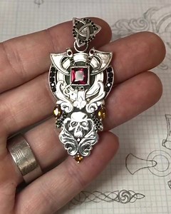Trying something new! This is #myfirstreel 😂 #jewelry #scrolls #filigreejewelry #handmadejewelry #raftark #raftarkjewelry #jewelrydesigner #riojeweler #grstools #oneofakind #fantasy #fantasyjewelry #elvenjewelry | Raftark Jewelry