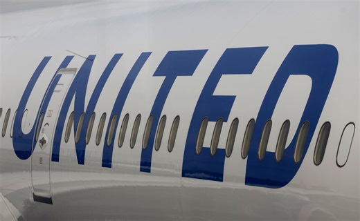 United Airlines Passenger Knocks Out Gate Agent in Shocking Video