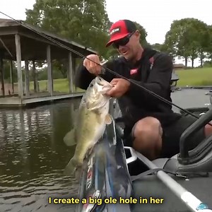 17K views · 118 reactions | Pro Fisherman Catches GIANT Bedding Bass! 勞 | Andrew Upshaw | Facebook
