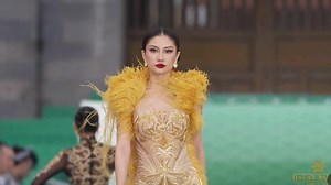 Miss Cosmo Vietnam 2025 @Nguyễn Hoàng Phương Linh thần thái với vai trò kết màn trong trang phục đến từ nhà thiết kế @Lê Thanh Hoà tại “Hello Cosmo From Vietnam 2025” Fashion Show. #NguyenHoangPhuongLinh #MissCosmo #MissCosmoVietnam #ImpactfulBeauty #RisingDragon