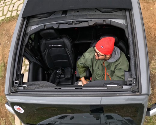 🏕️ Jeep Camp 2024 🏕️ ep.5 "GoPro"로 담은 지프 캠프 2024 현장 📸 그 두 번째 영상은 @bj.chung 님과 @choisin_b 님과 함께 합니다 ​ 랭글러와 함께 즐긴 지프 캠프의 오프로드 모험을 만나보세요 🚗⚡ #Jeep #지프 #JeepKorea #지프코리아 #지프캠프2024 #지프오프로드 #어벤저 #지프어벤저 #OIIIIIIIO #전기차 #랭글러 #레니게이드 #글래디에이터 #그랜드체로키 #체로키 #고프로 #GoPro | Jeep Korea