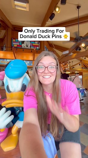 508K views · 16K reactions | Only Disney Pin Trading for Donald Duck Pins at Disney Springs 拾 Disney Parks Disney Springs #disneyworld #waltdisneyworld #magickingdom #epcot #animalkingdom #hollywoodstudios #disneysprings #pintrading #disneypintrading #disneypins #orlando #orlandoflorida #centralflorida #themepark #themeparks #disneyparks | Summmerlyyy | Facebook