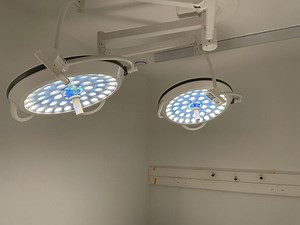 [Hot Item] Ceiling Operating Lamp Double-Headed LED Surgical Light High Illuminance Imported Bulb Color Rendering Index CRI 98% with CE