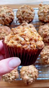 Easy Zucchini Muffin Recipe #zucchinimuffins #zucchinirecipes #zucchini #baking #muffins | Cookies Capable | Facebook