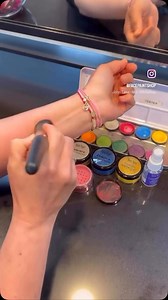 Ben Nye Pressed Powders Aanbrengen Met Ben Nye Liquidset ❤️💛💚 #facepaintshopeu #schminkwinkel #schminke #schmink #grimeren #facepaintersofinstagram #facepainter #vasteloavend #vasteloavendinlimburg #alaaf #carnaval #karneval #bennye #bennyepressedcolourpowders | facepaintshop.eu