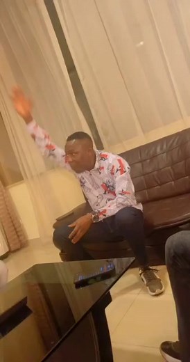 21K views · 1.3K reactions | A very important message by VP SYLLA YOUSOUF ✅️ In Network marketing it's dangerous to look up always focus on your LEFT and RIGHT only Go to your Leader for positive things to build yours. #qnetexpoabuja #QNET #QNETAfrique | Qnet Afrique | Facebook