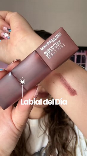 75 reactions | Poniendo a prueba  El Teddy Tint más oscuro de @maybelline  #Lipstick #teddytint #review #foryou #parati #viral #trending #beautytips #beautyhacks #makeup #beauty | Lory Glow | Facebook