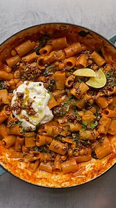 We have a MASSIVE collection of veggie/vegan recipes over on Mob. Designed for maximum flavour, whilst being easy to replicate and affordable to make. Christina made this one pot chipotle tomato pasta the other week and it was so good we can’t stop thinking about it. The smoky seedy topping - GENIUS. A one-pot, 30 minute dinner that’s packed with protein and fibre, go make this tonight you won’t regret it xxx Full recipe is over on Mob now, search ‘one pot chipotle pasta with smoky seedy topping