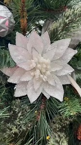 Dog-proof your Christmas tree using these steps! : IG prouddogmomblog #DogParenting #PetParents #DogMoms #DogDads #ChristmasHacks #ChristmasTreeIdeas | pawTree | Facebook