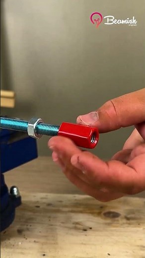 Connecting threaded tods with a coupling nut #connection #threads #simple